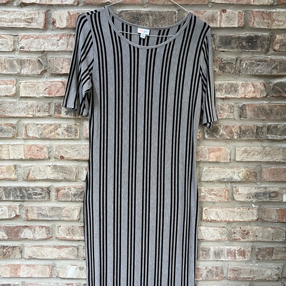 LuLa Roe Julia dress worn once.  Heather gray and black.